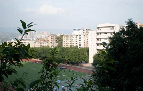 綦江縣古南鎮(zhèn)登瀛學(xué)?！赋踔胁俊?></a></div>
            <dl>
              <dt><a href=