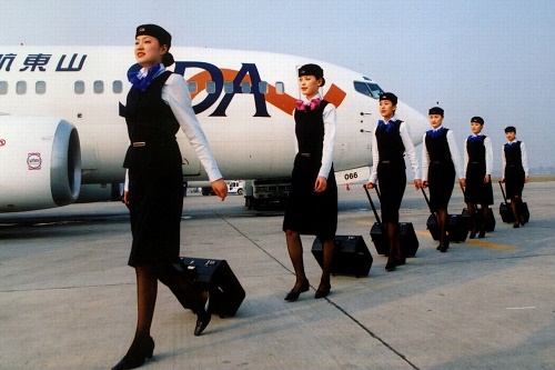 貴州航空學(xué)校的空乘專業(yè)費用多少？