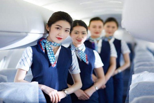 貴州航空學(xué)校的空乘專業(yè)費用多少？