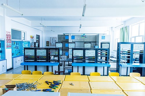 重慶哪個學校的計算機控制技術專業(yè)好？