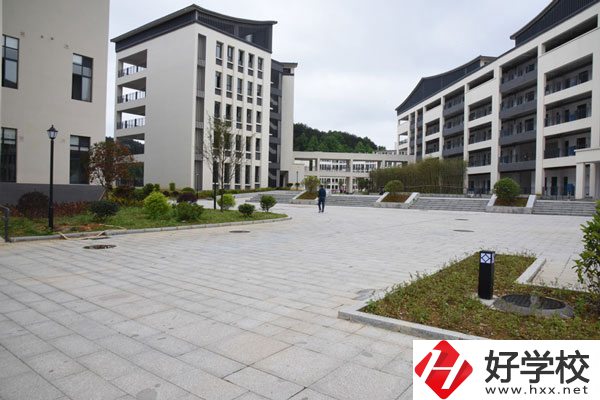 新晃侗族自治縣職業(yè)中等專業(yè)學(xué)校好不好？