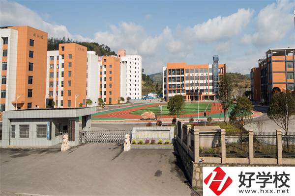 湘西有哪些學(xué)美發(fā)的中職學(xué)校？專業(yè)好就業(yè)嗎？
