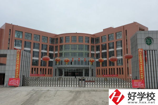 花垣縣職業(yè)高級中學(xué)辦學(xué)條件好不好？有哪些特色？