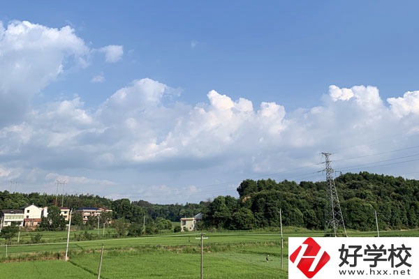 婁底市工貿職業(yè)中專學校有哪些專業(yè)？就業(yè)前景怎么樣？