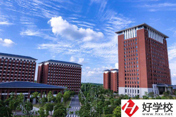 湖南可以學(xué)舞蹈類專業(yè)的職校有哪些？學(xué)費貴不貴？