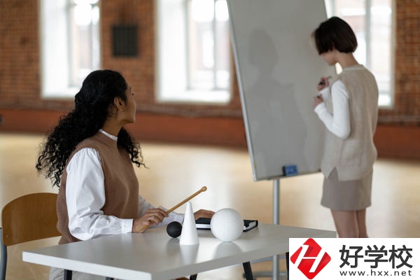 湖南省商業(yè)職業(yè)中等專業(yè)學(xué)校怎么樣？宿舍怎么樣？
