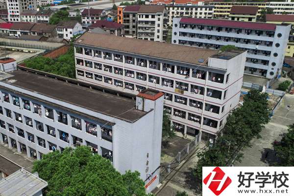 益陽市衛(wèi)生職業(yè)技術學校有哪些招生專業(yè)？