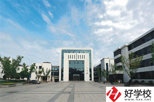 衡陽市高級技工學(xué)校辦學(xué)條件怎么樣？設(shè)施設(shè)備好不好？