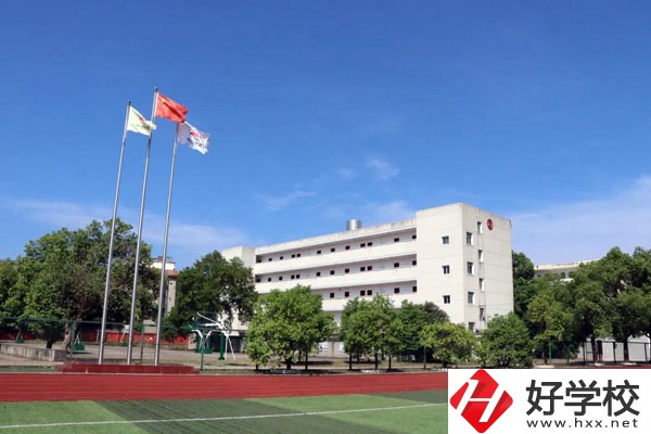 湘潭鐵路工程學(xué)校開(kāi)設(shè)了哪些專業(yè)？就業(yè)前景如何？
