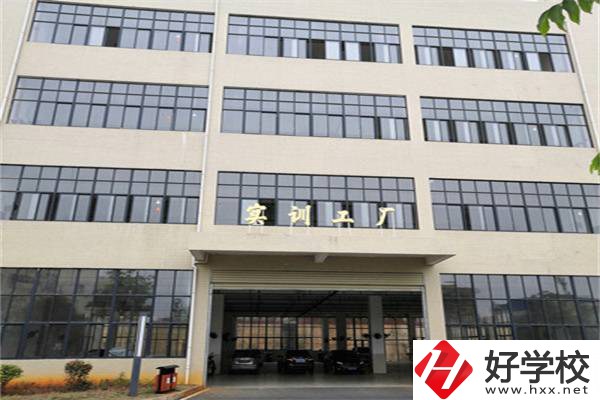 郴州臨武職業(yè)中專有高考班嗎？