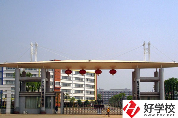 長(zhǎng)沙市賀龍?bào)w育運(yùn)動(dòng)學(xué)校有哪些招生專(zhuān)業(yè)？