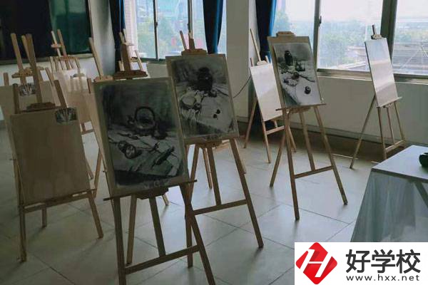衡陽(yáng)市文華藝術(shù)學(xué)校有哪些特色專(zhuān)業(yè)？