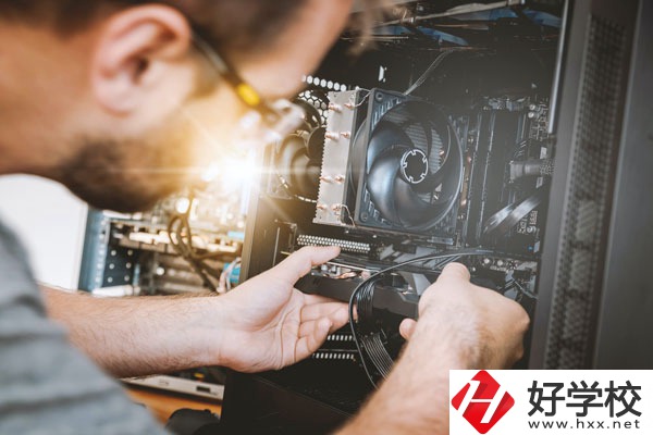 懷化市商貿(mào)經(jīng)濟(jì)管理學(xué)校有什么特色？專業(yè)有哪些？