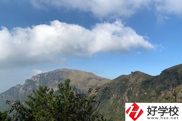 衡陽市信息網(wǎng)絡(luò)工程學(xué)校招生收費(fèi)標(biāo)準(zhǔn)是什么？