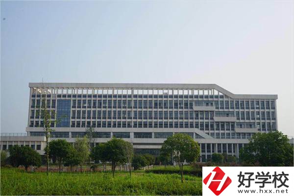 益陽職業(yè)技術(shù)學院教學樓