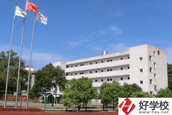 湘潭鐵路工程學(xué)校是職校嗎？師資力量怎么樣？