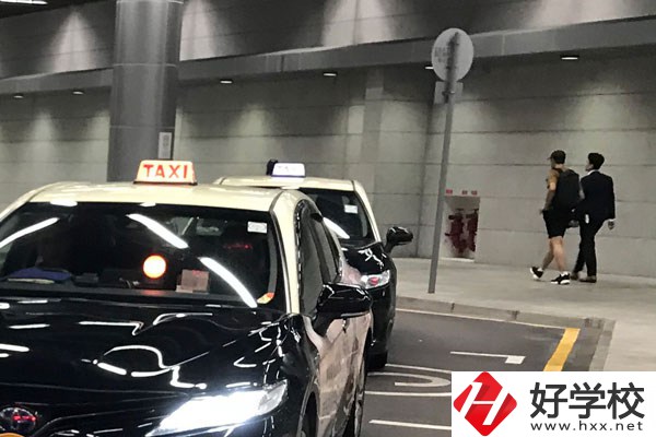 初中畢業(yè)讀婁底工貿職業(yè)中專，可以學什么專業(yè)？