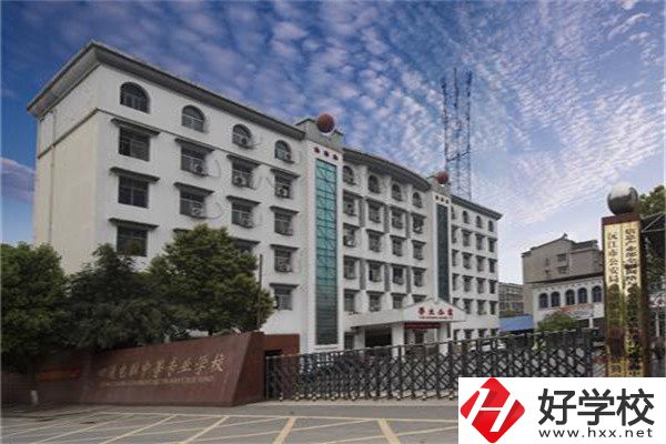 益陽有哪些計算機職校？專業(yè)就業(yè)前景怎么樣？