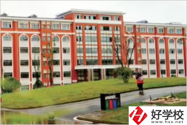 湖南醫(yī)藥職業(yè)中專有哪些招生專業(yè)？報(bào)考要求是什么？
