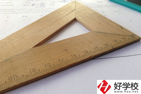 懷化市工業(yè)中等專業(yè)學(xué)校好不好？宿舍怎么樣？