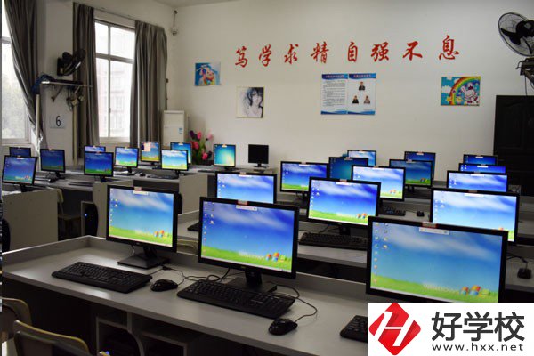 益陽哪些中職學校可以學美術設計類專業(yè)？學費貴不貴？