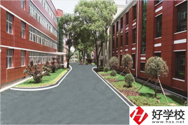 冷水江市有民辦的中專學(xué)校嗎？管理怎么樣？
