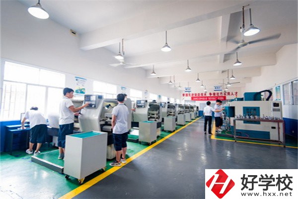 懷化的公辦職高有哪些？可以免學費嗎？