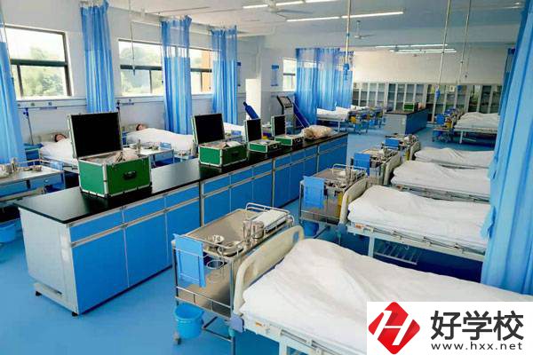 湖南醫(yī)藥職業(yè)中專開設(shè)了哪些特色專業(yè)？