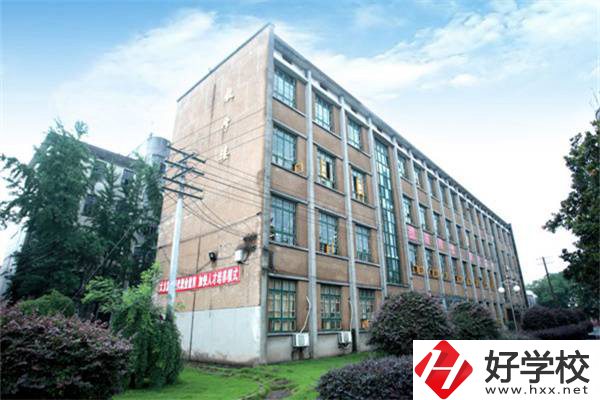 湘潭交通職業(yè)學(xué)校是公辦嗎？學(xué)費(fèi)是多少？
