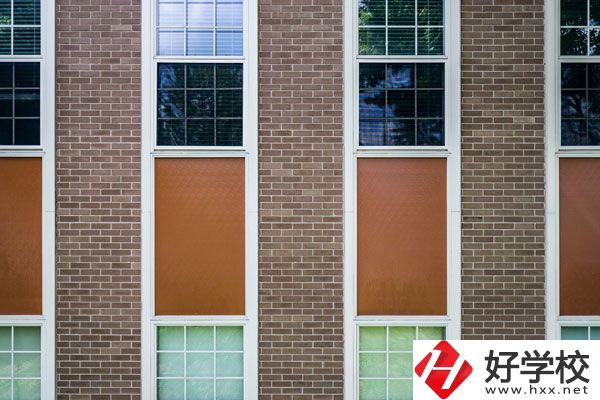 資興市職業(yè)中專環(huán)境好不好？宿舍怎么樣？