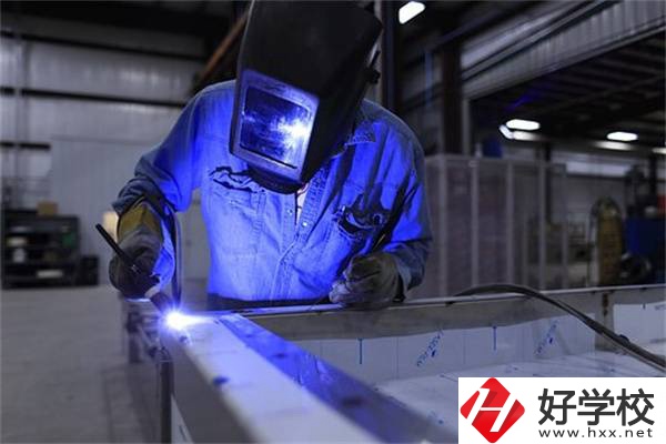 郴州有學(xué)電焊專業(yè)的學(xué)校嗎？就業(yè)薪資高嗎？
