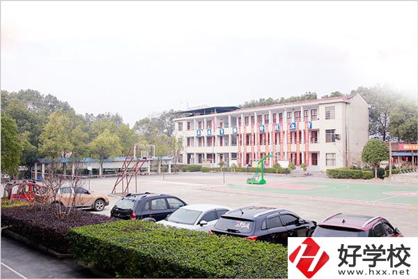 臨湘市湘北職業(yè)技術(shù)學校怎么樣？