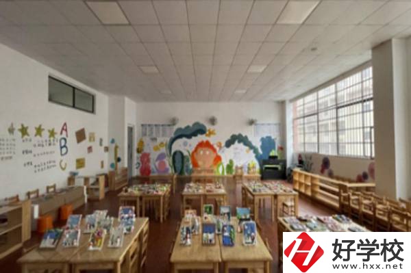 長沙英藍(lán)中等職業(yè)學(xué)校實訓(xùn)室