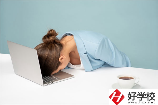 畢業(yè)后在長沙讀中專學校，該如何選擇專業(yè)呢？