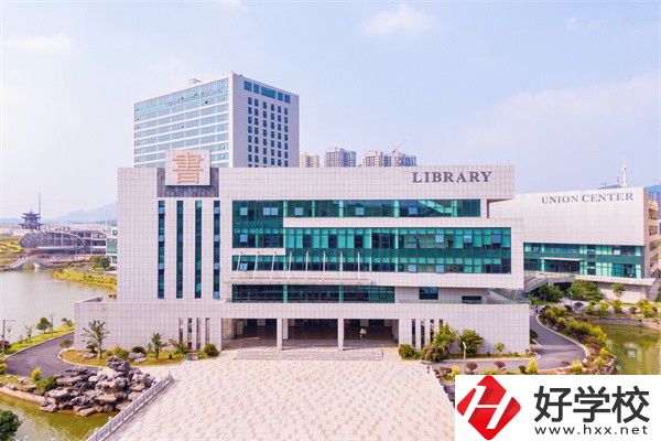 在湖南學外語可以讀什么職校？最新招生要求是什么？