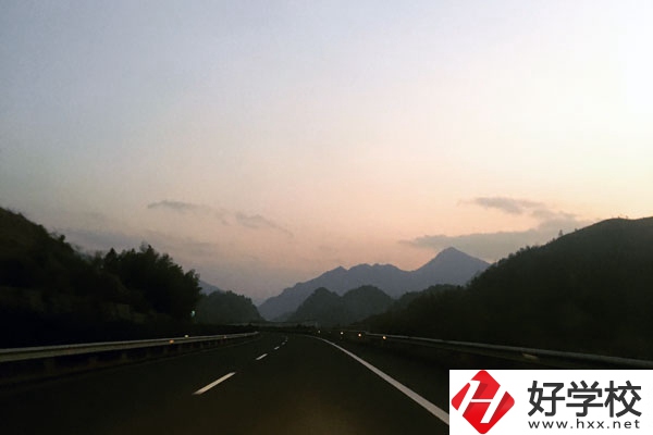 常德財(cái)經(jīng)中等專業(yè)學(xué)校重點(diǎn)建設(shè)的專業(yè)有哪些？