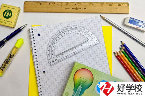 湘潭交通職業(yè)學校學費貴不貴，宿舍怎么樣？
