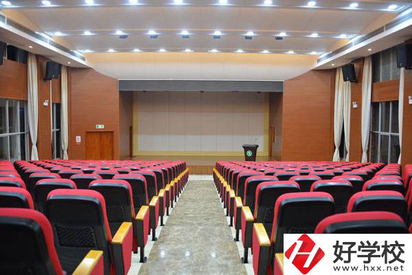 常德女子外語學(xué)校有哪些專業(yè)，就業(yè)前景如何？