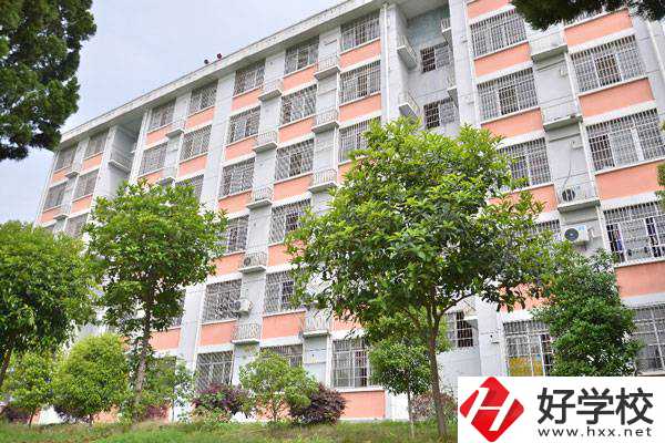 岳陽市君山區(qū)職業(yè)技術學校有什么特色?學費多少?