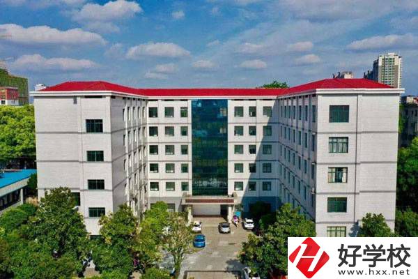 耒陽有師范學(xué)校嗎？師范專業(yè)好就業(yè)嗎？
