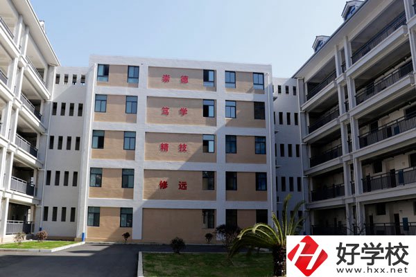 保靖縣中等職業(yè)技術(shù)學(xué)校師資力量如何？學(xué)校怎么樣？