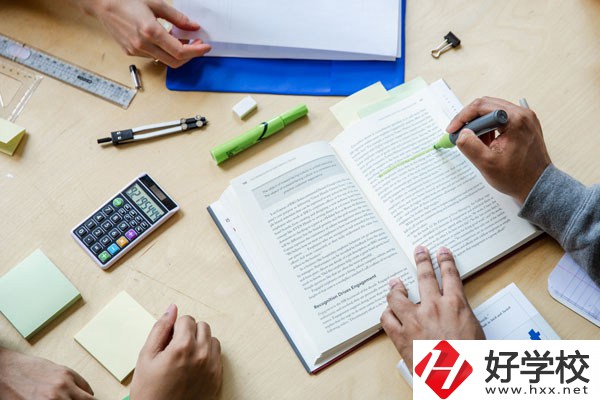 女生在衡陽(yáng)讀衛(wèi)校怎么樣？有前途嗎？