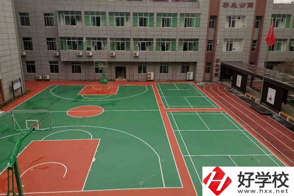 長沙康明職業(yè)中專學(xué)校環(huán)境怎么樣？有哪些專業(yè)？