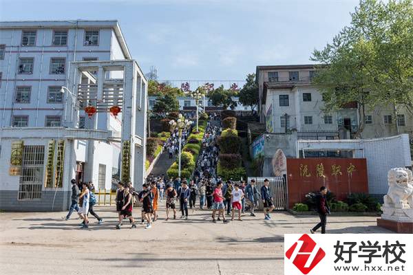 懷化有可以考大學(xué)的中職學(xué)校嗎？哪所升學(xué)情況比較好？