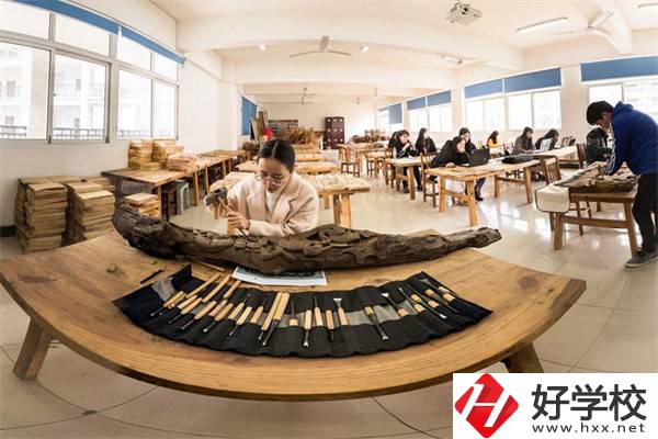 湘西有學(xué)習(xí)中西面點(diǎn)的學(xué)校嗎？專(zhuān)業(yè)好就業(yè)嗎？