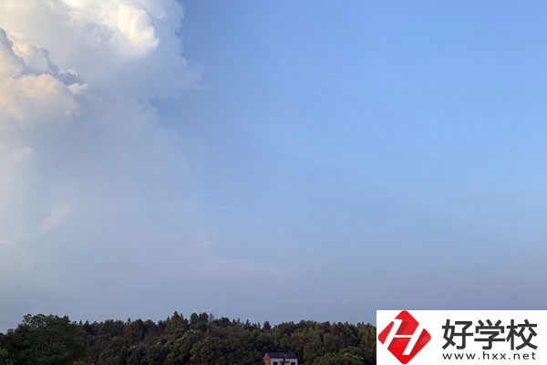 醴陵陶瓷煙花職業(yè)技術(shù)學校怎么樣？特色專業(yè)是什么？