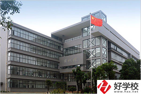 在湘潭，有哪些技校是公辦的？