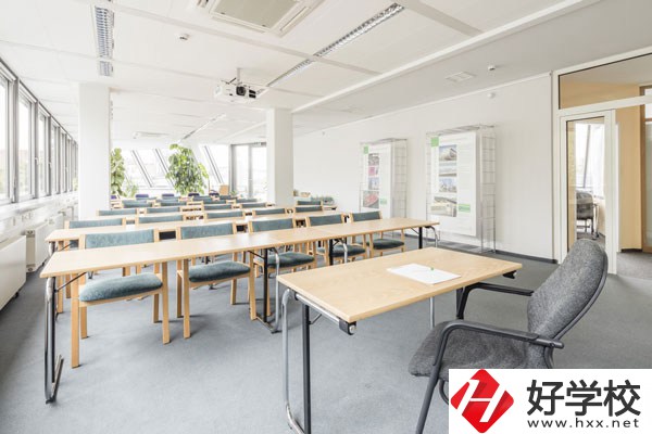 湖南耒陽師范有什么專業(yè)？學費貴不貴？