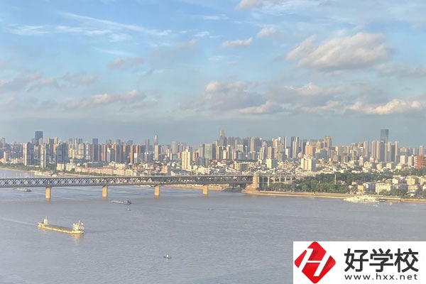 株洲海事職業(yè)學(xué)校的船舶水手與機工專業(yè)怎么樣？