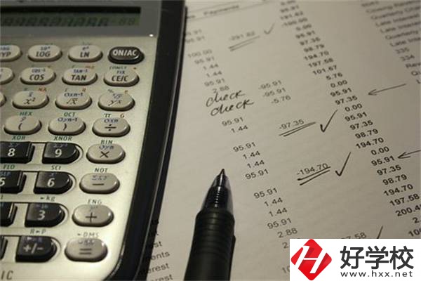 湖南想沖本科可以讀哪所職高？哪個(gè)專業(yè)招生名額最多？